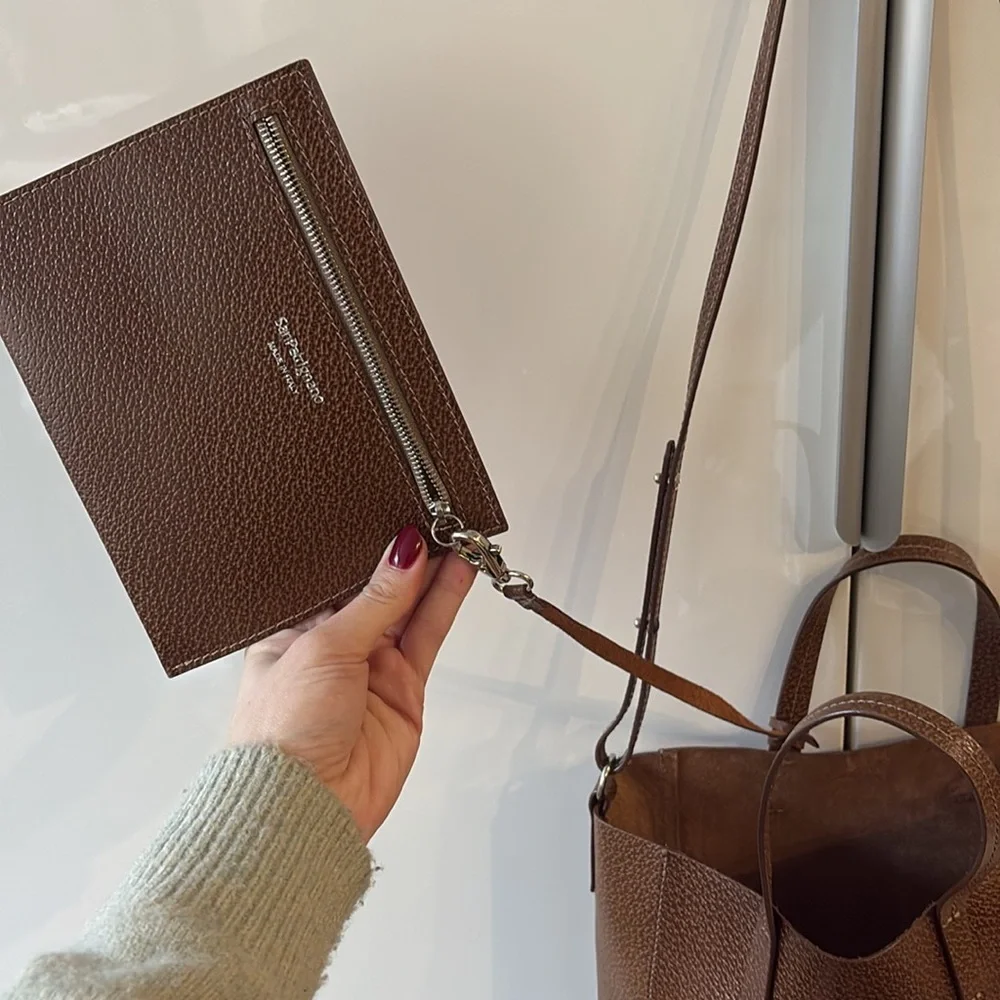 Authentic pebble leather made in Italy purse - Picture 3 of 3